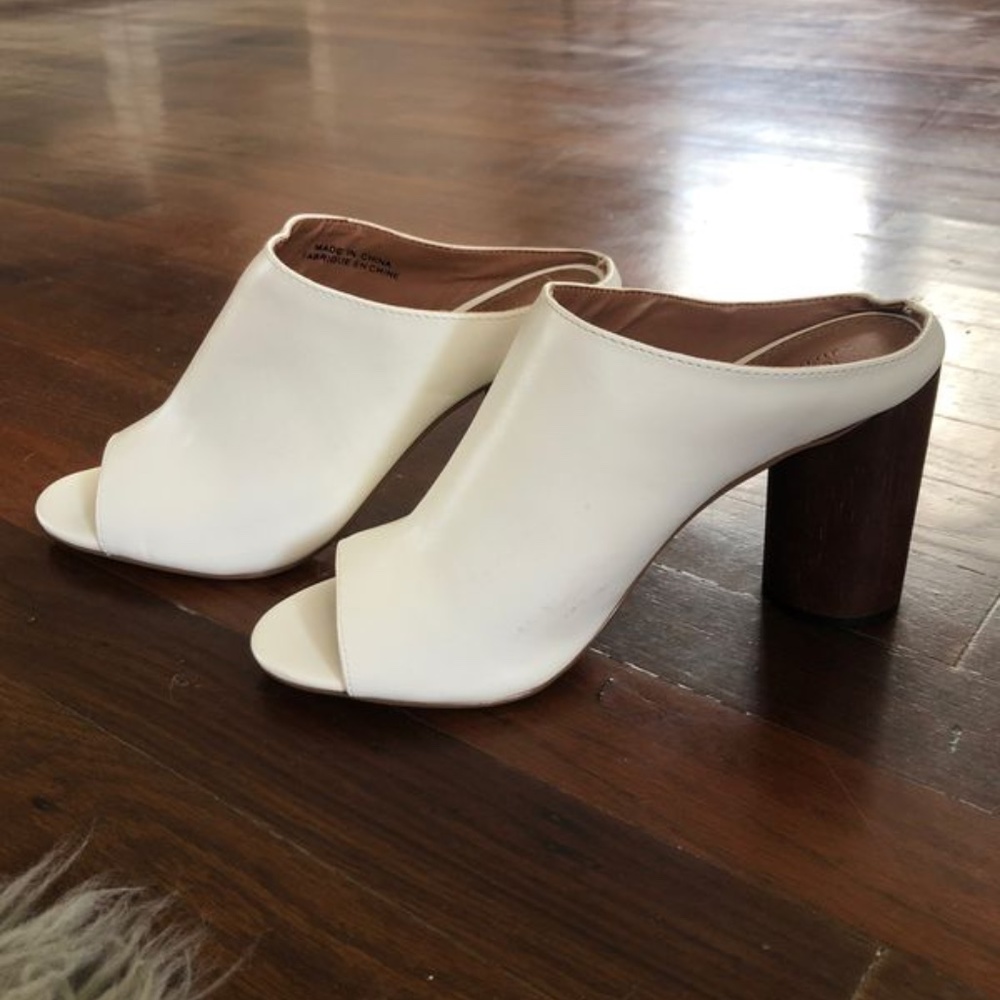 UO Chunky Heels 7.5 - Picture 3 of 5